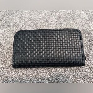 Never used Quince wallet